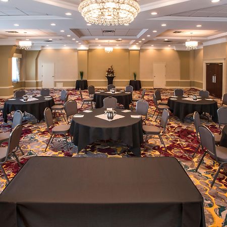Holiday Inn Conference Centre Edmonton South By Ihg Dış mekan fotoğraf
