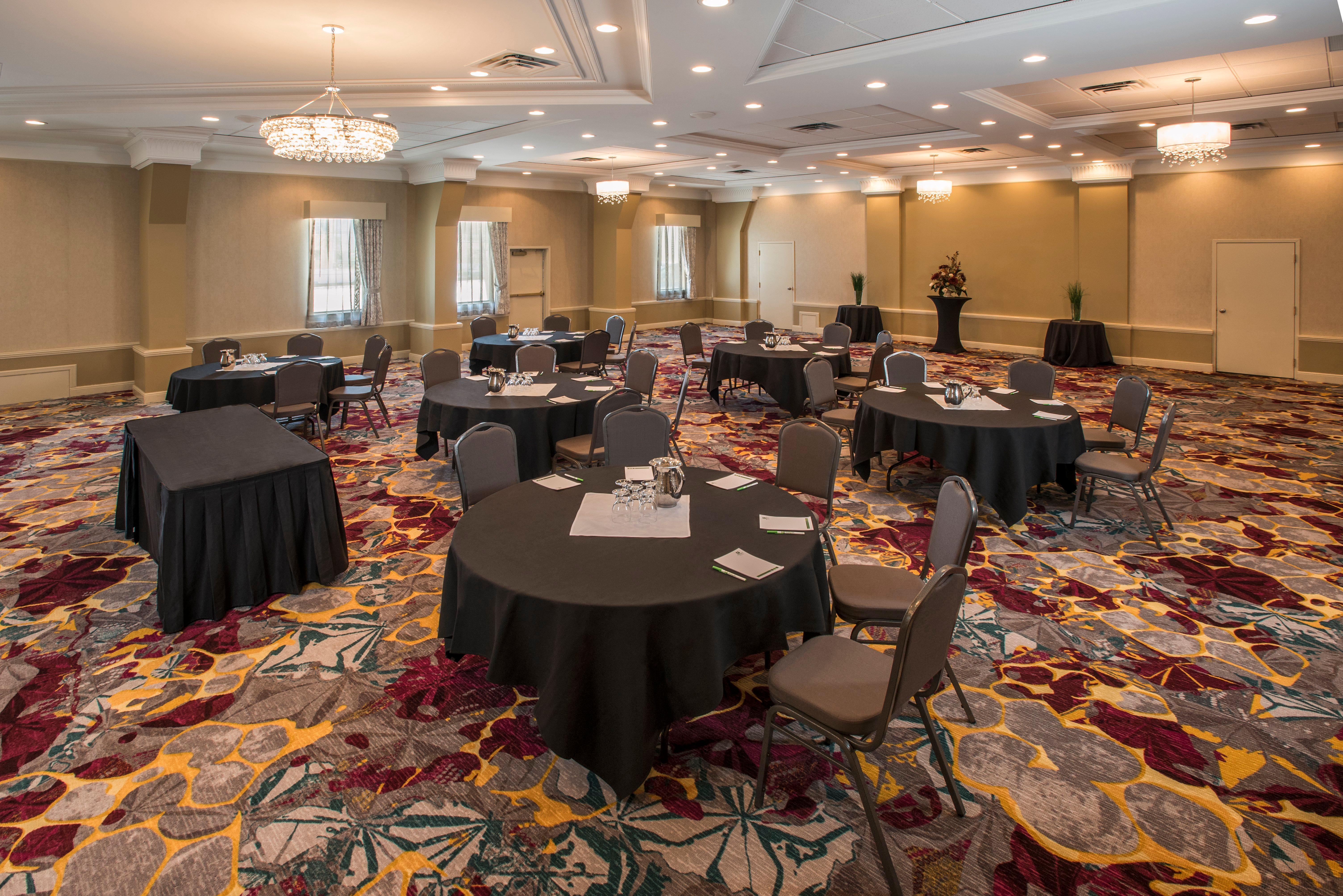 Holiday Inn Conference Centre Edmonton South By Ihg Dış mekan fotoğraf
