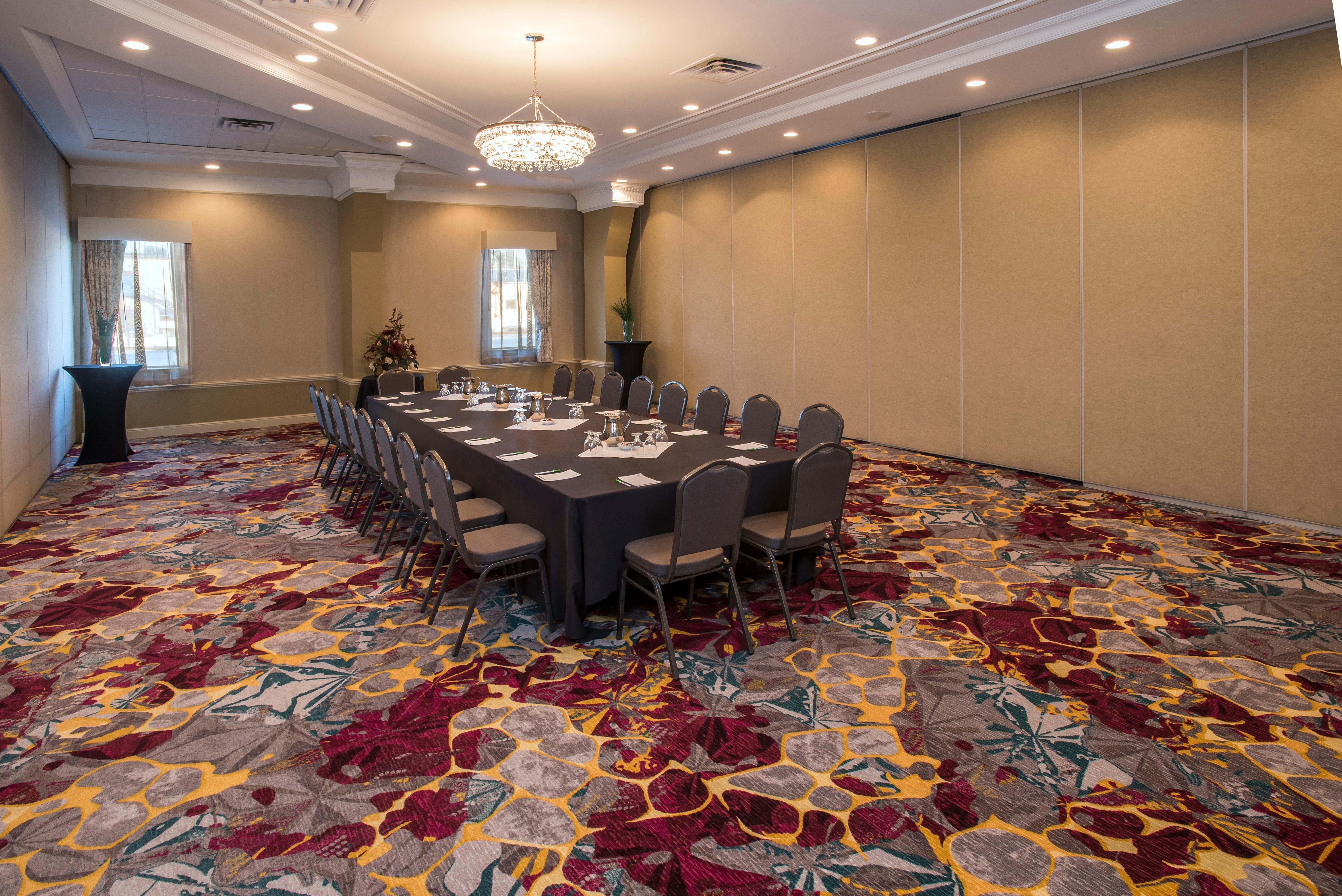 Holiday Inn Conference Centre Edmonton South By Ihg Dış mekan fotoğraf