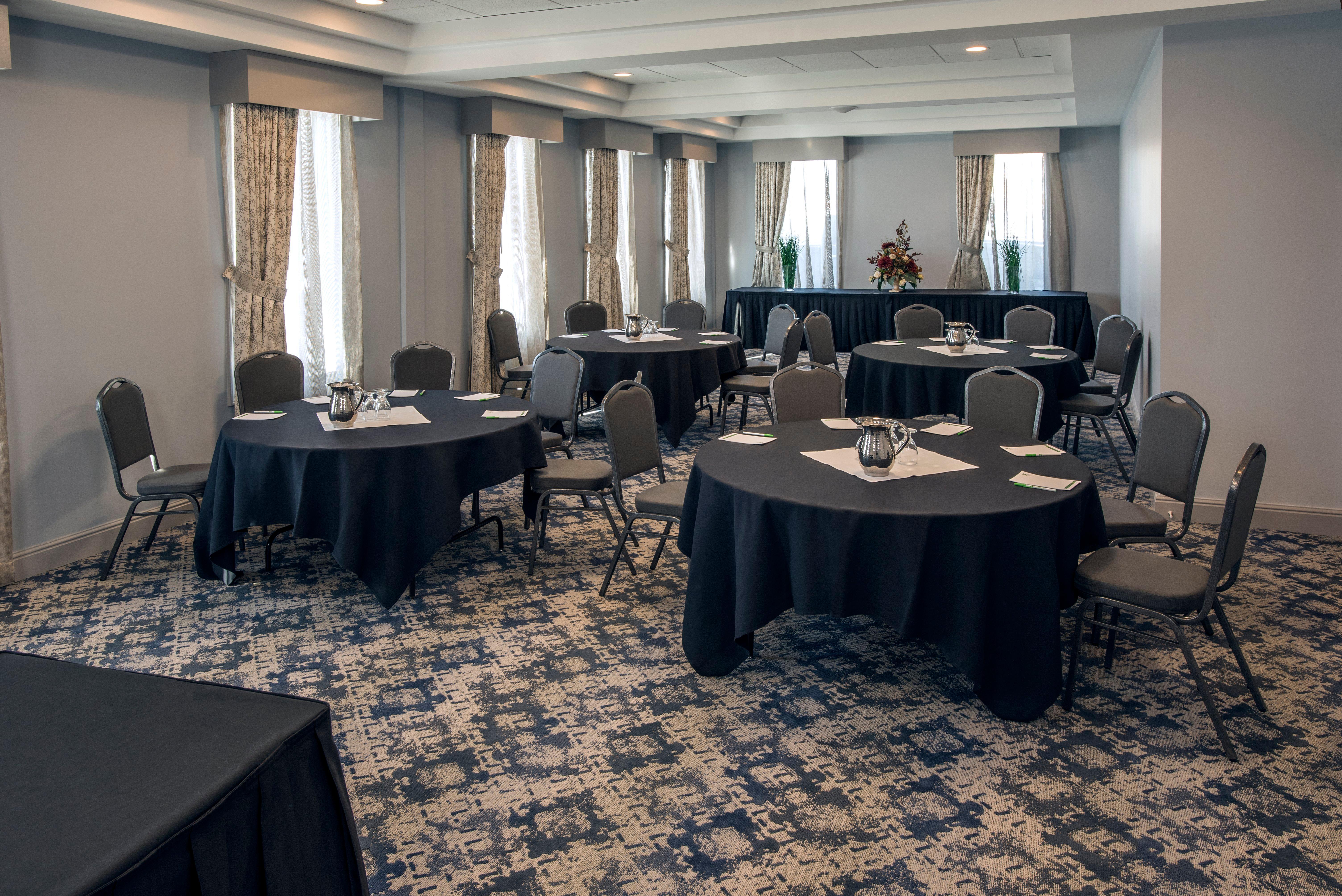 Holiday Inn Conference Centre Edmonton South By Ihg Dış mekan fotoğraf