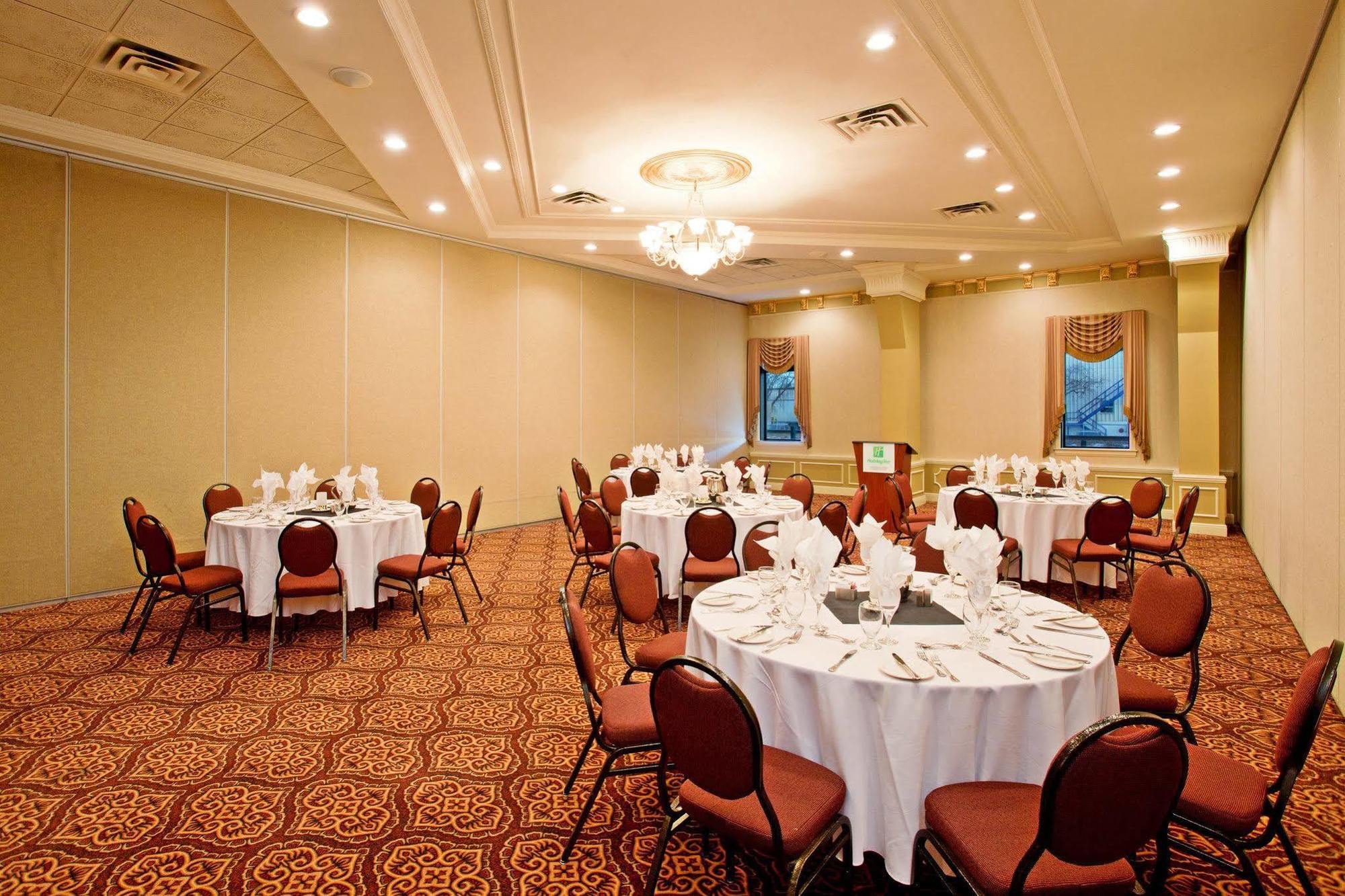 Holiday Inn Conference Centre Edmonton South By Ihg Dış mekan fotoğraf