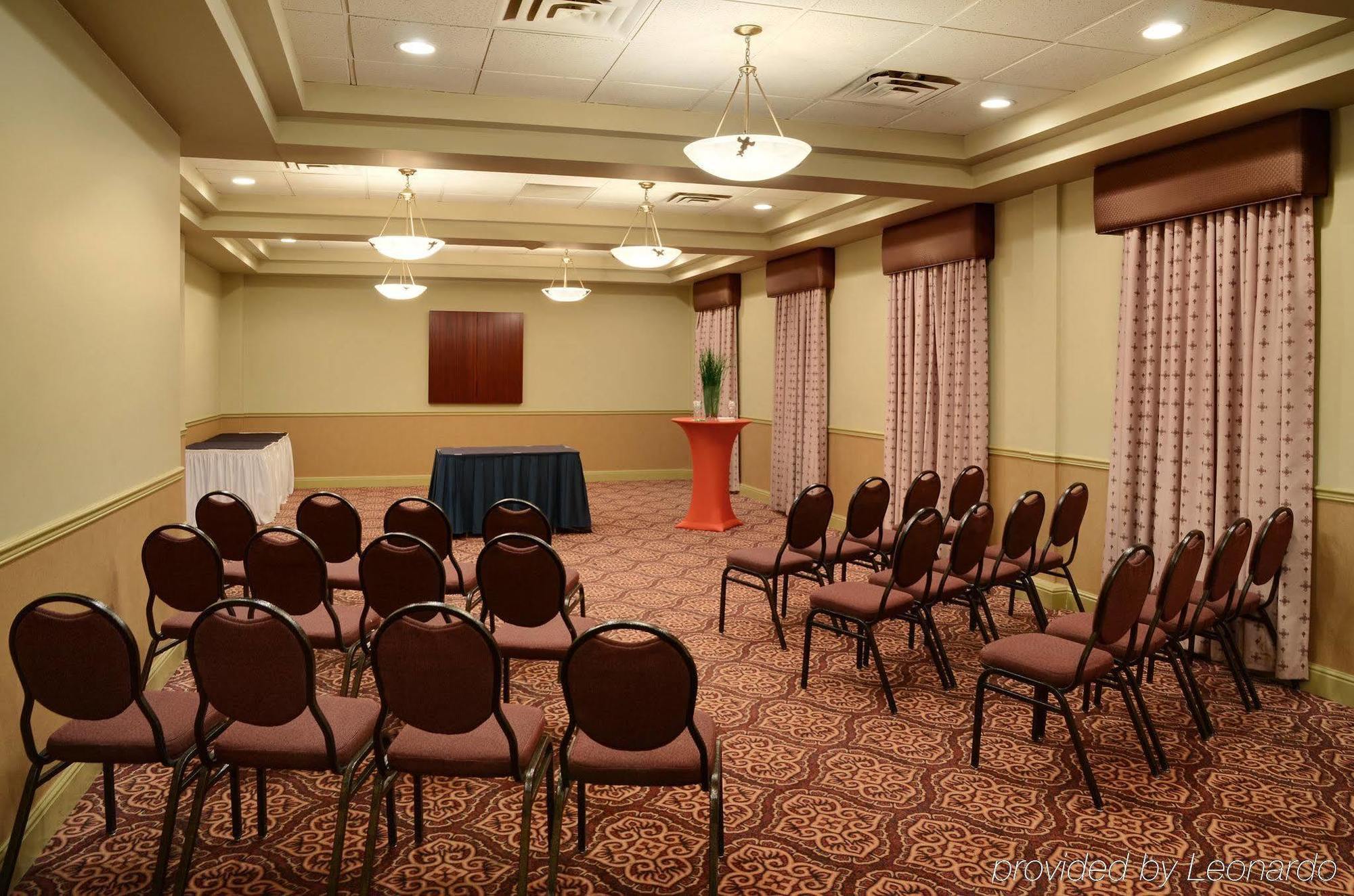 Holiday Inn Conference Centre Edmonton South By Ihg Dış mekan fotoğraf
